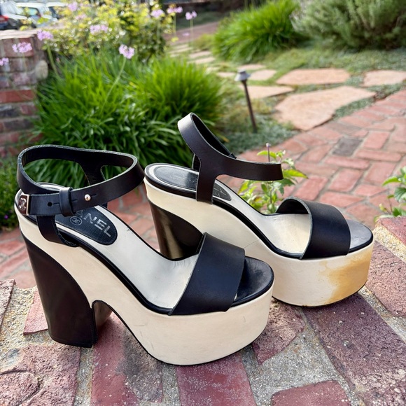 Luxurious Chanel Colorblock Leather Platforms 37 Authentic Damaged - Picture 5 of 13